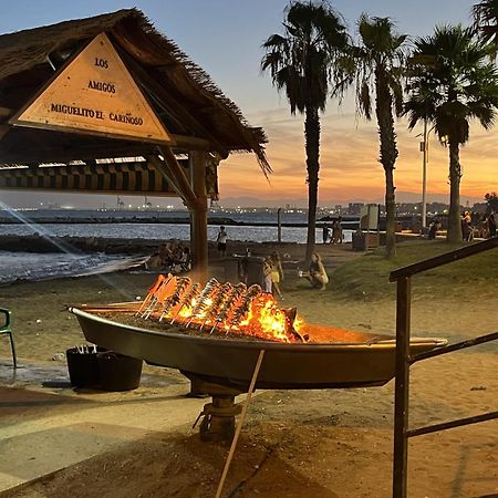 La Casa De La Playa Apartment Малага Екстериор снимка